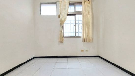 room2.jpg