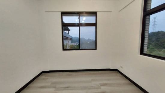 room2.jpg