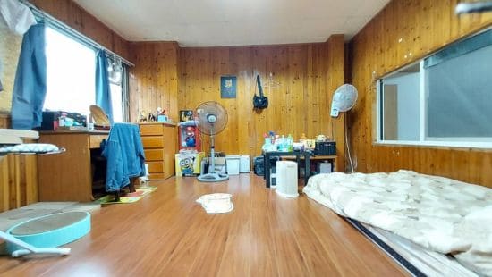 room2.jpg