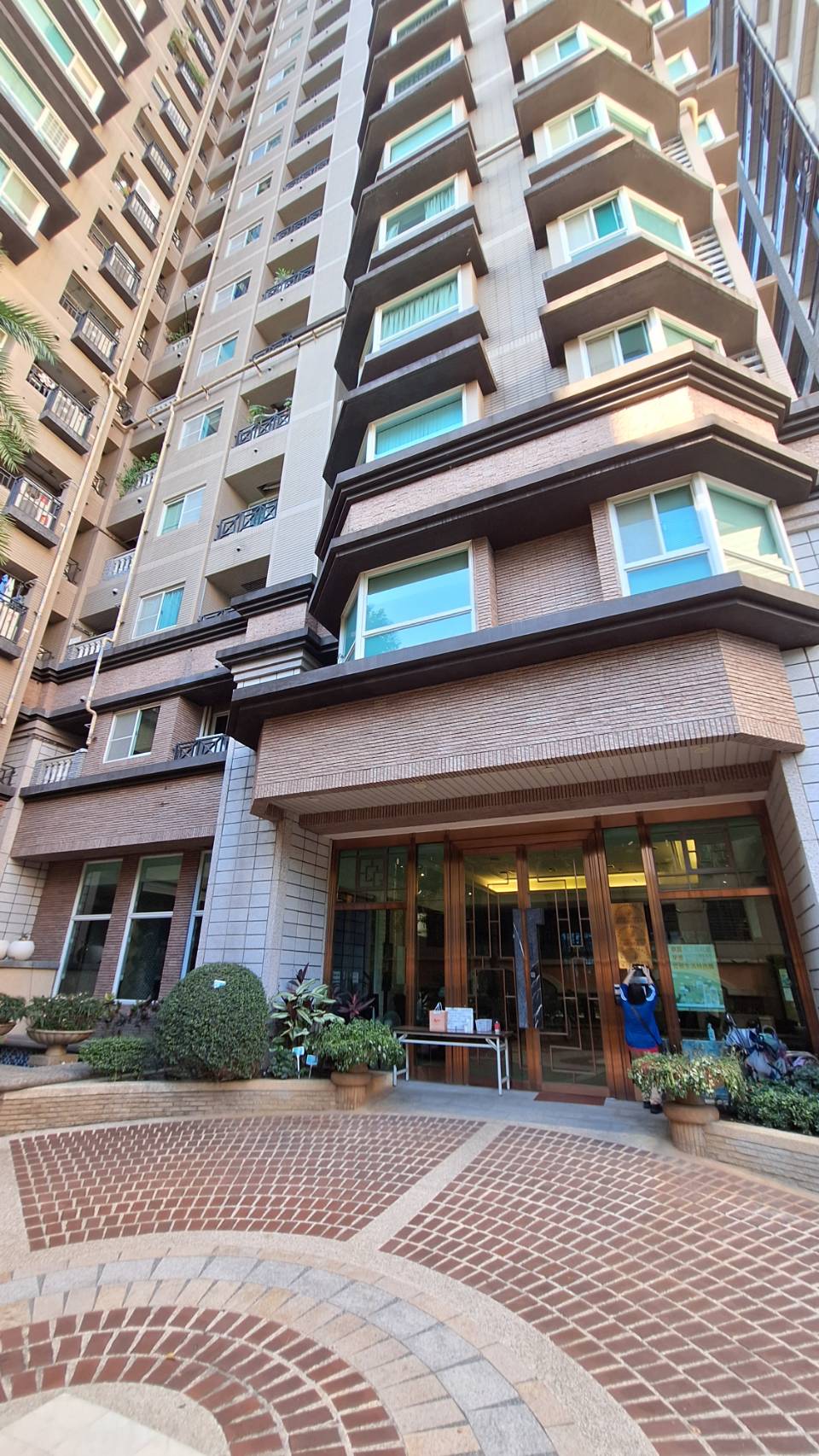 園上園社區-實價登錄、成交行情-新店區七張-大坪林商圈社區介紹-新店中興路二段,總樓高26樓,共276戶