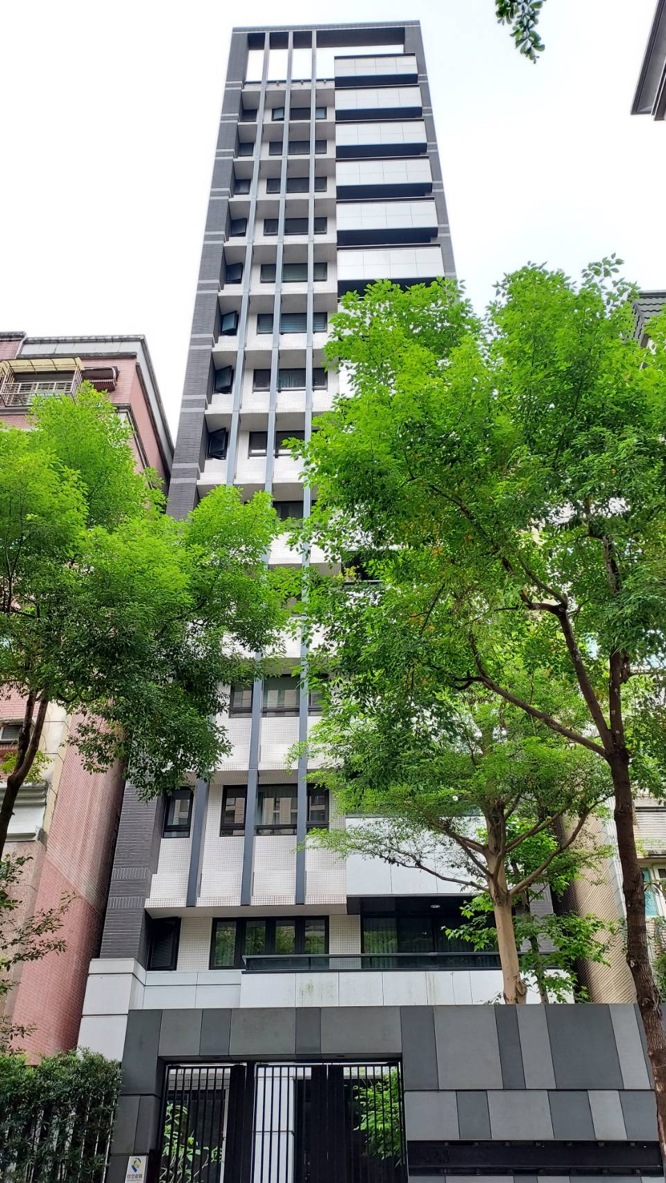 第五大道社區-實價登錄、成交行情-新店央北重劃區-新店區中央五街21號,總樓高14樓,共13戶