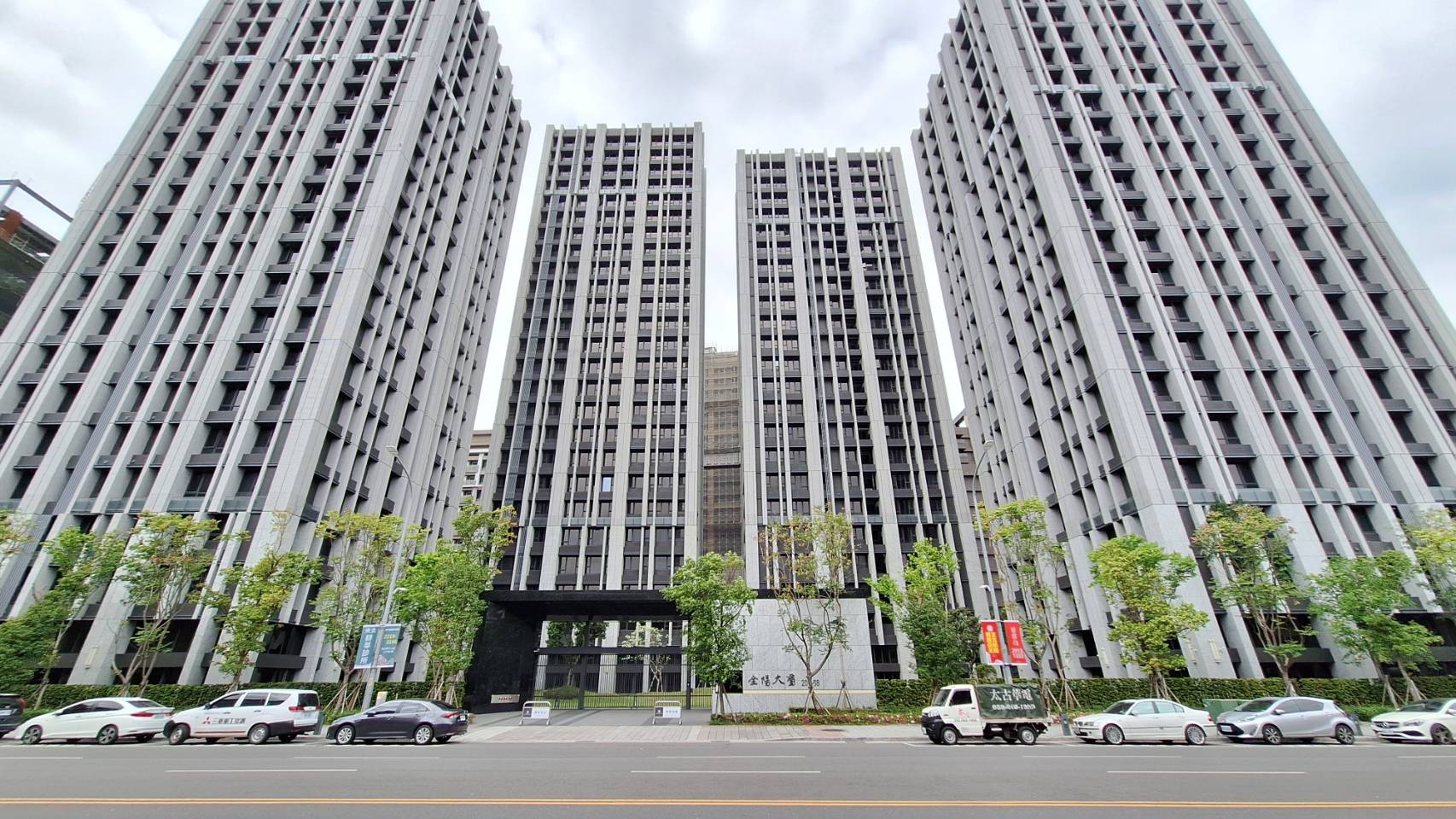 全陽大璽社區-實價登錄、成交行情-新店央北重劃區-新店區中央路,總共413戶