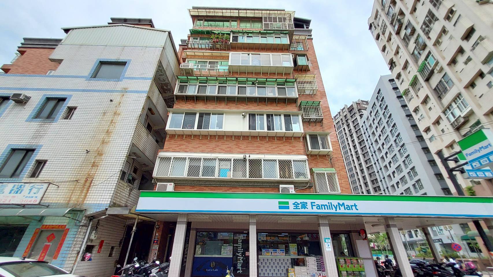 師苑翠堤-實價登錄、成交行情-新店安坑-新店安民街1號,總樓高7樓,共27戶-新店房仲推薦-新店房地產專家