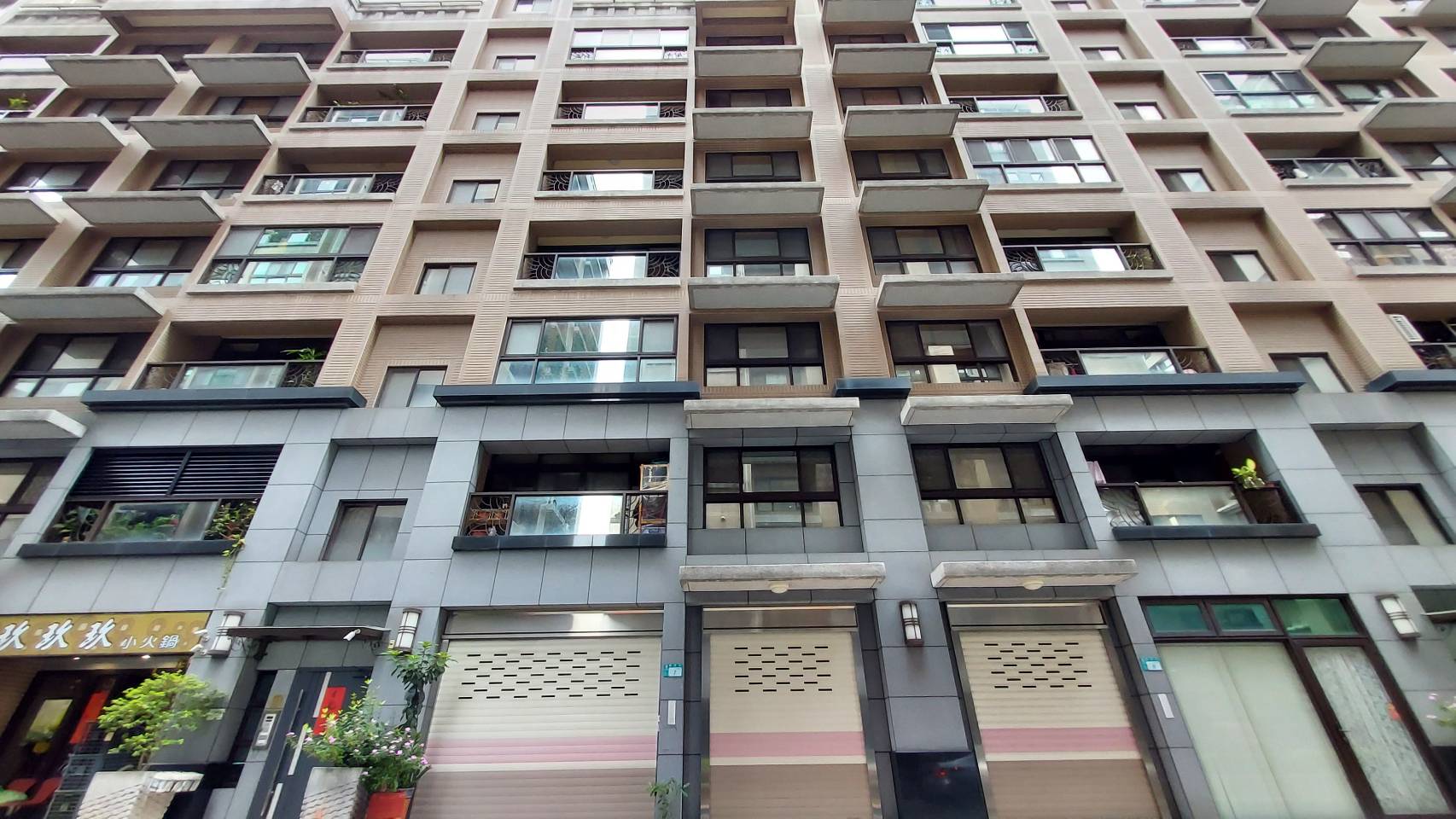 博覽天下塞尚特區-實價登錄、成交行情-新店安坑-新店安民街,總樓高12樓,共64戶-新店房仲推薦