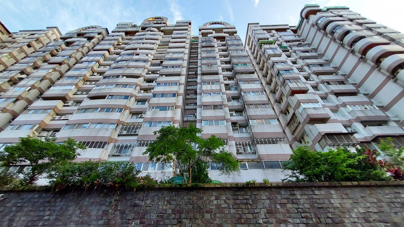 台北國寶-實價登錄、成交行情-新店新和-新店區永平街23巷,總樓高17樓,共128戶-新店房仲推薦