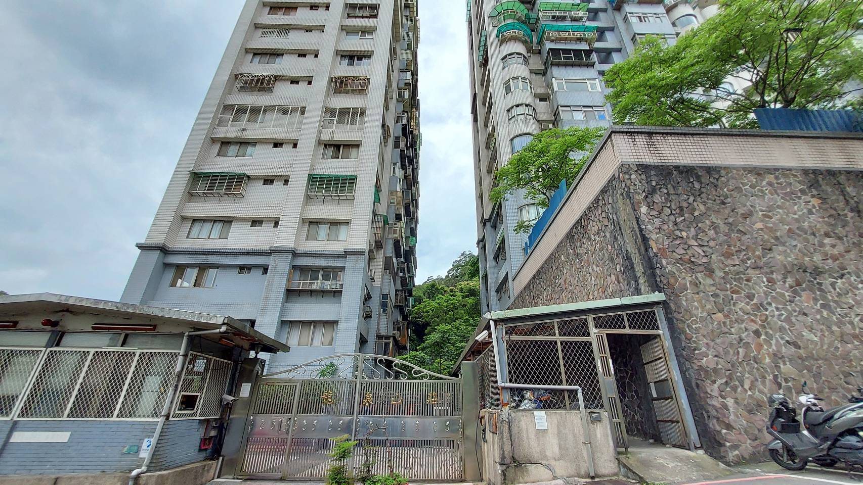 龍泉山莊-實價登錄、成交行情-新店安坑-新店區安祥路,總樓高18樓,共72戶-新店房仲推薦