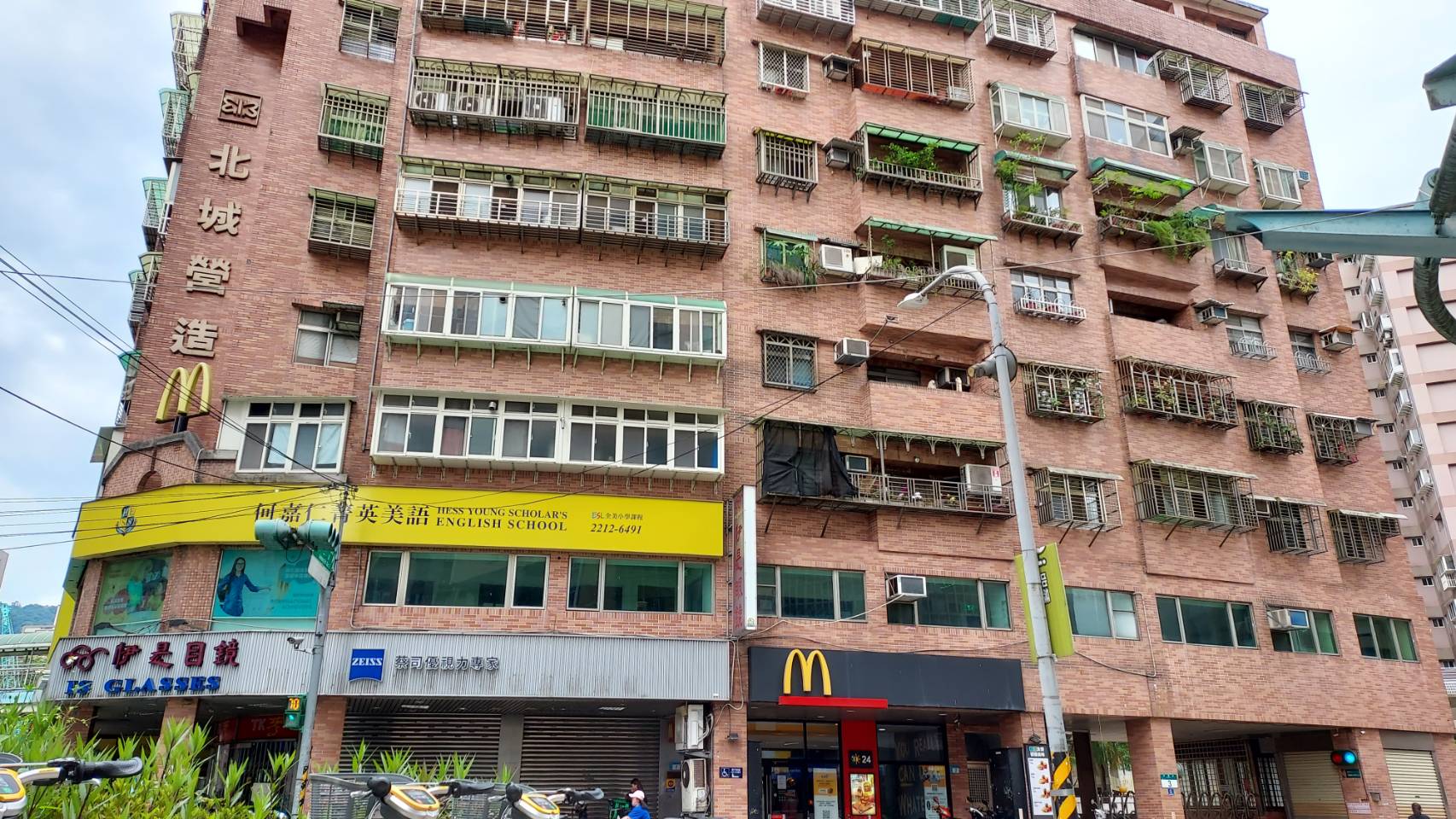 北城快樂家社區-實價登錄、成交行情-新店安坑-新店安康路二段,總樓高8樓,共46戶