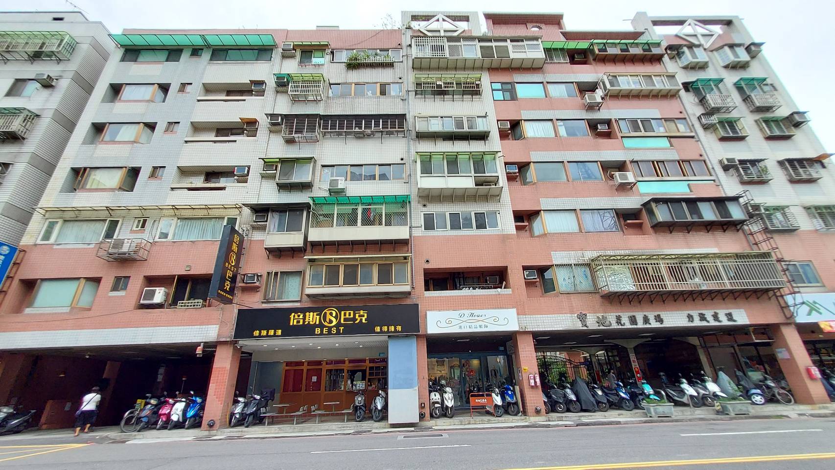 寶地花園廣場-實價登錄、成交行情-新店安坑-新店安康路二段,總樓高8樓,共120戶