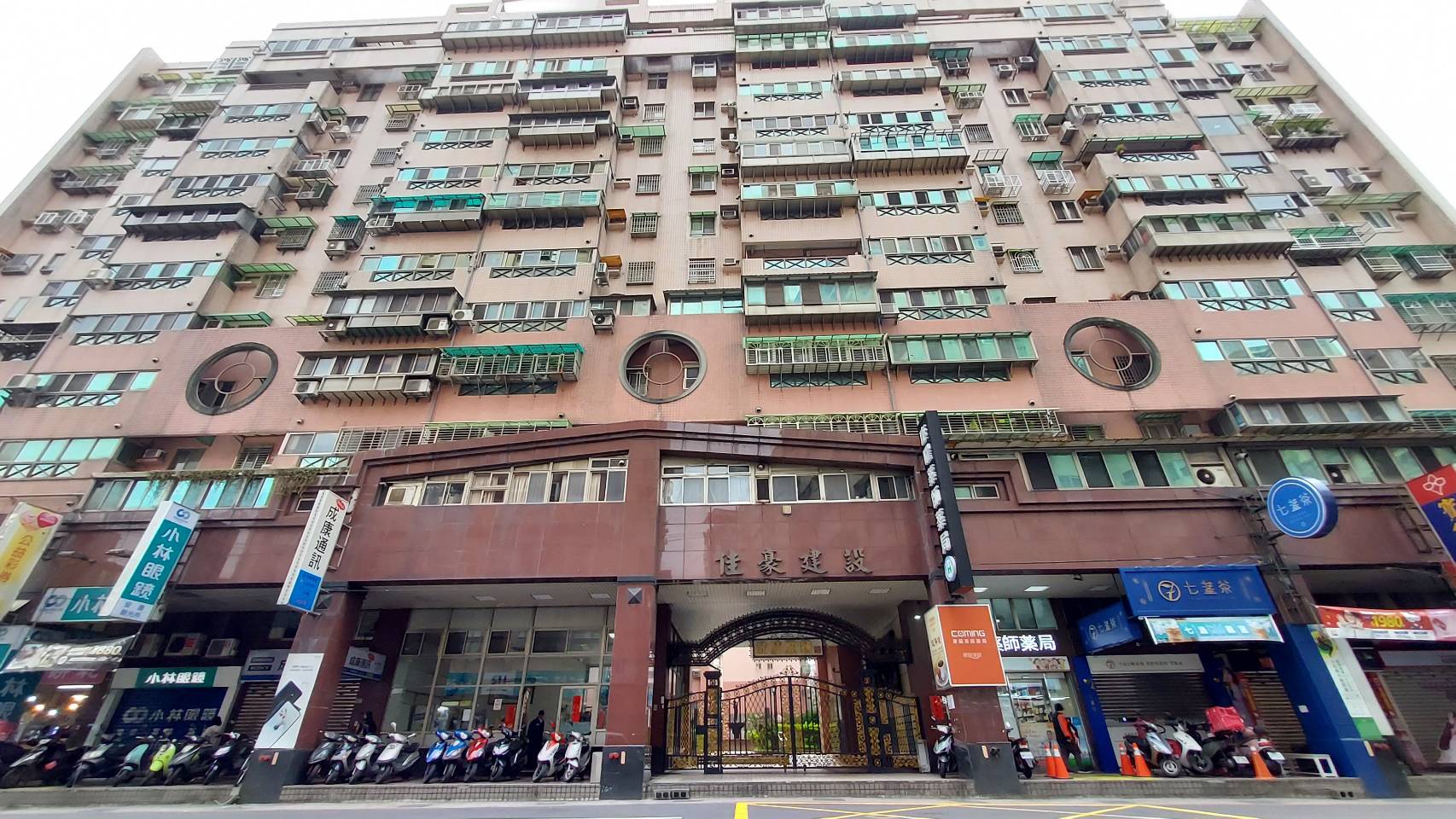 品值寶鎮社區-實價登錄、成交行情-新店安坑-新店安康路二段,總樓高12樓,共298戶
