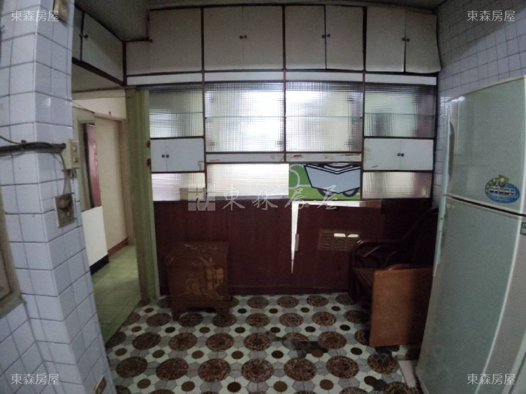 d7d61f5ec1f74efd7ef2440f7f9ad773.jpg