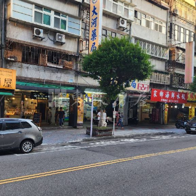 三民商圈臨路一樓