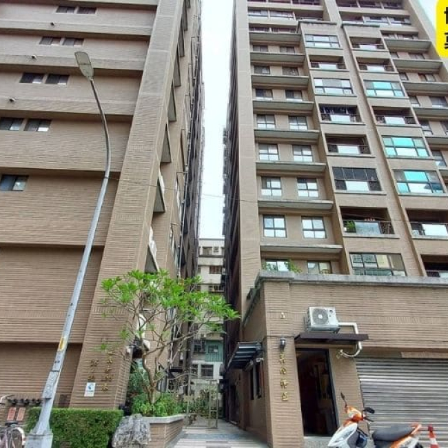 博覽天下莫內特區3房平面車位，安坑輕軌K7陽光運動公園站